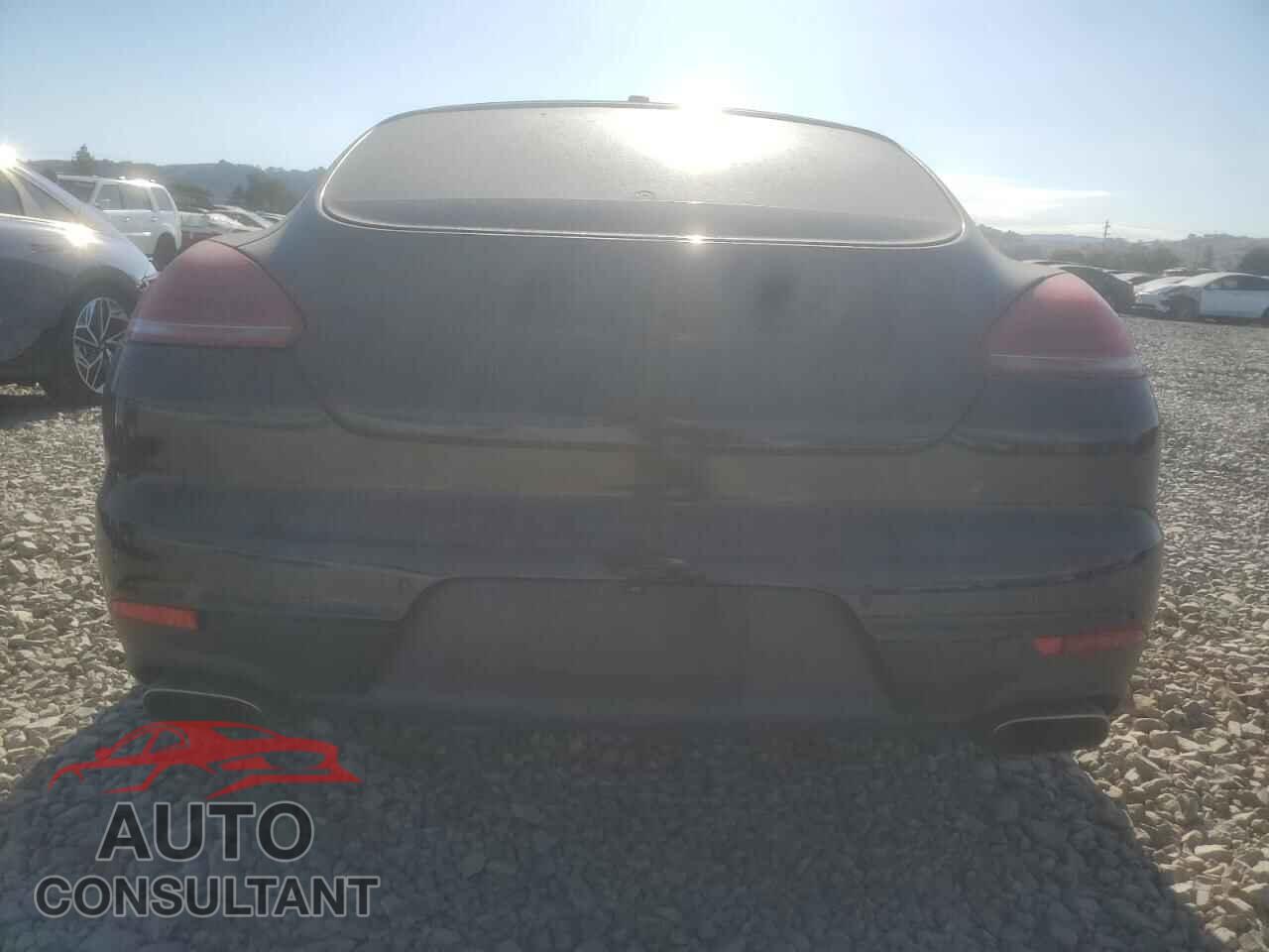 PORSCHE PANAMERA 2015 - WP0AA2A70FL007384
