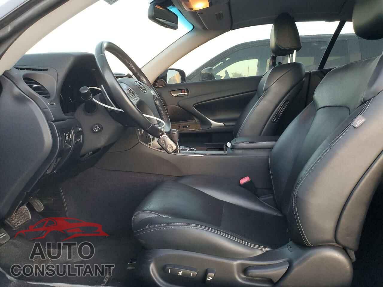 LEXUS IS 2013 - JTHFF2C23D2528819