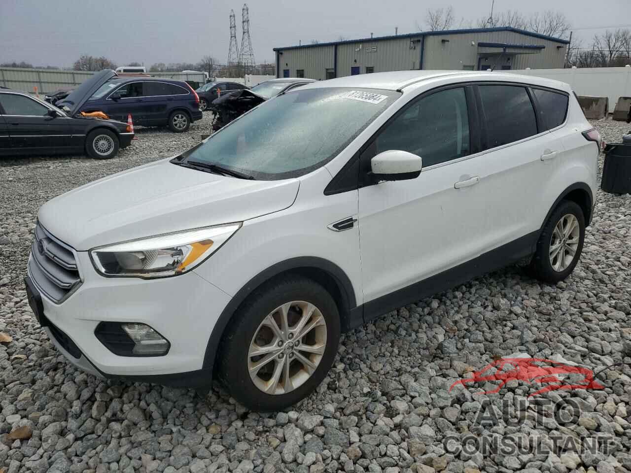 FORD ESCAPE 2017 - 1FMCU9GD4HUD72052