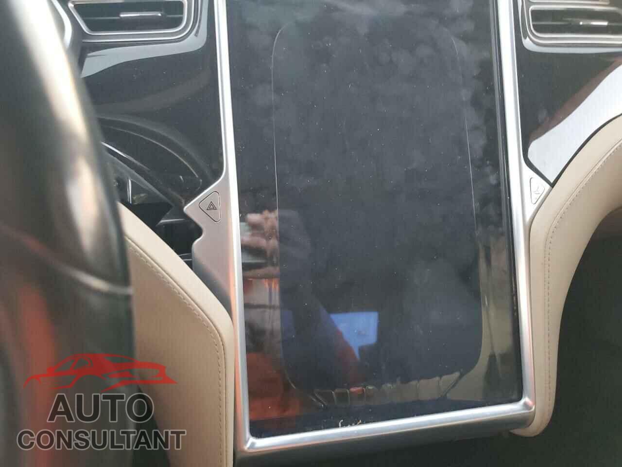 TESLA MODEL S 2015 - 5YJSA1E17FF118585