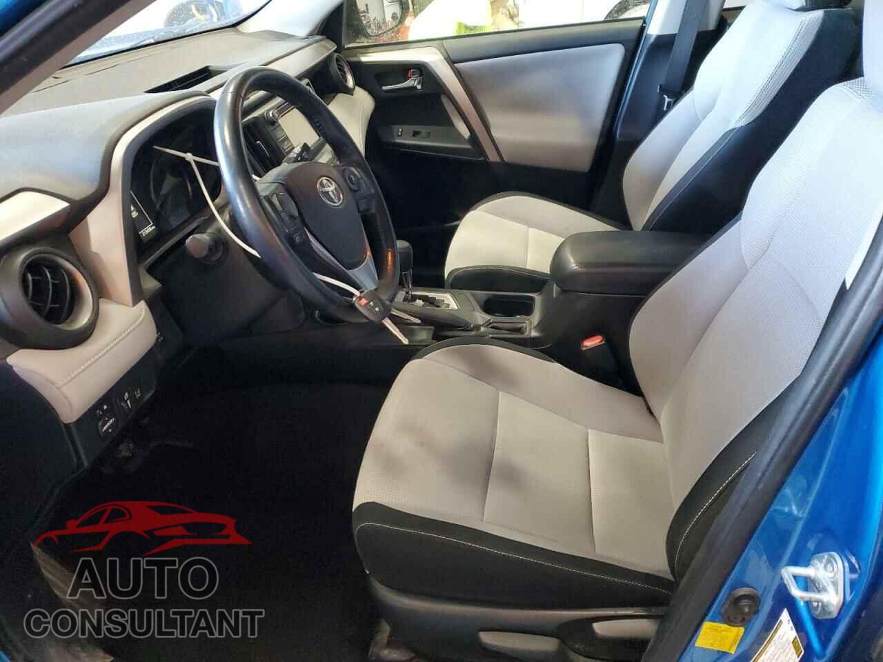TOYOTA RAV4 2017 - JTMRFREV4HJ112191