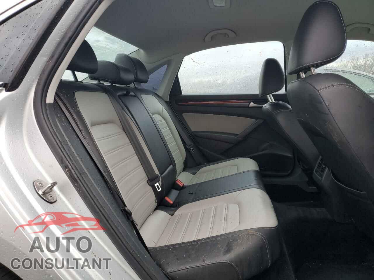 VOLKSWAGEN PASSAT 2015 - 1VWBS7A39FC101434