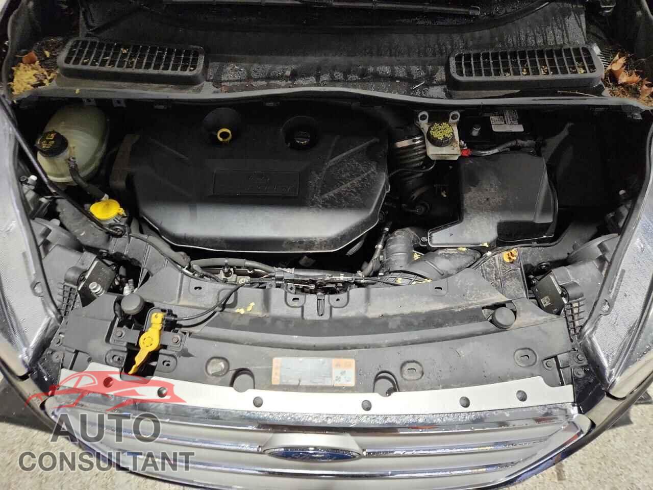 FORD ESCAPE 2017 - 1FMCU9J93HUE82904