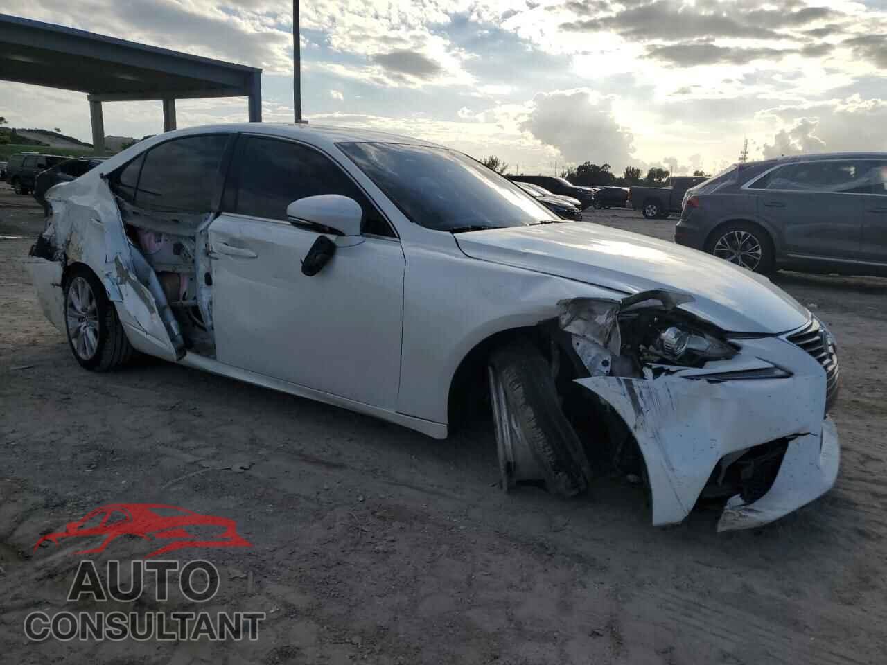 LEXUS IS 2016 - JTHBA1D27G5011502