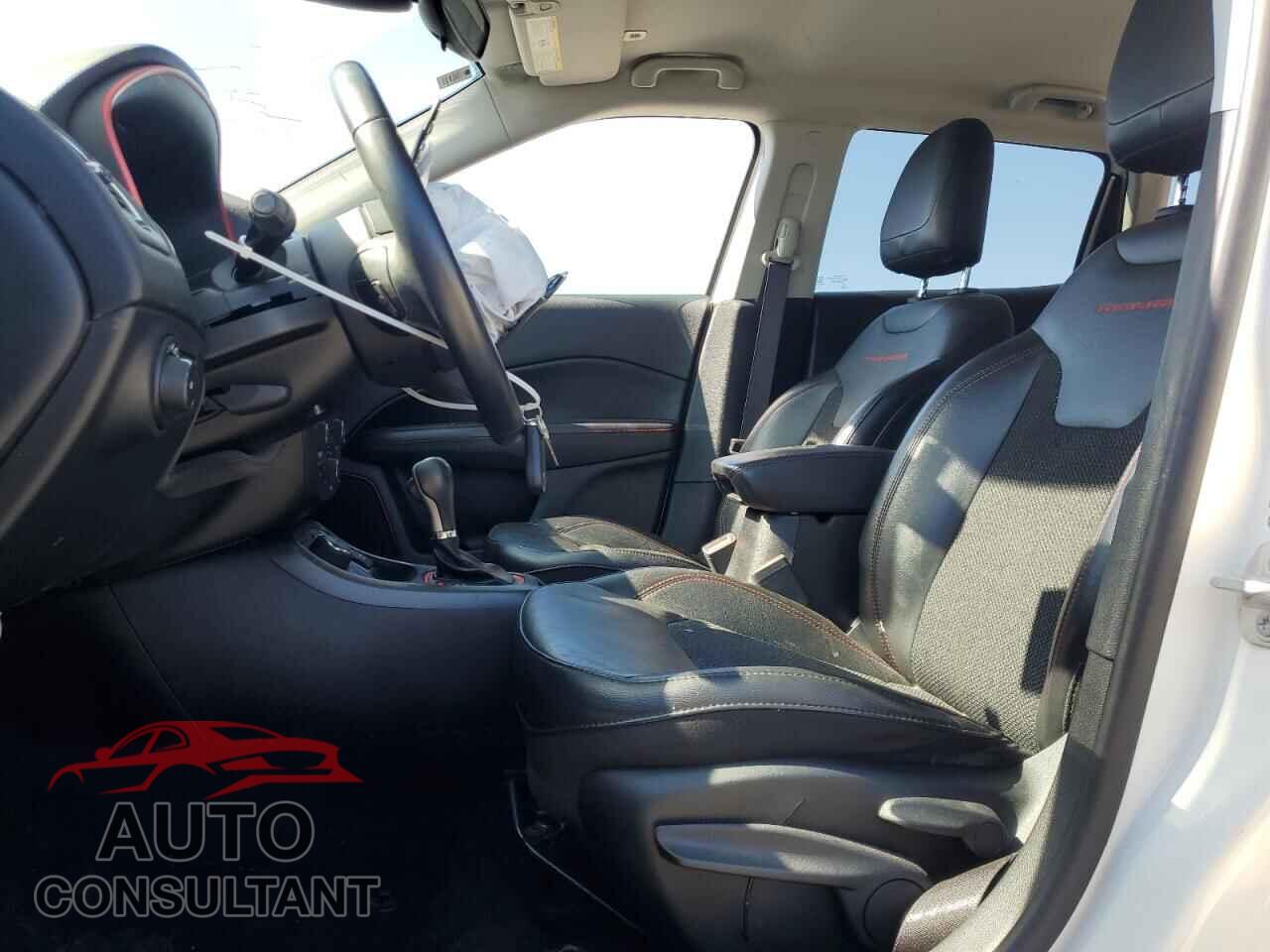 JEEP COMPASS 2019 - 3C4NJDDB0KT709670