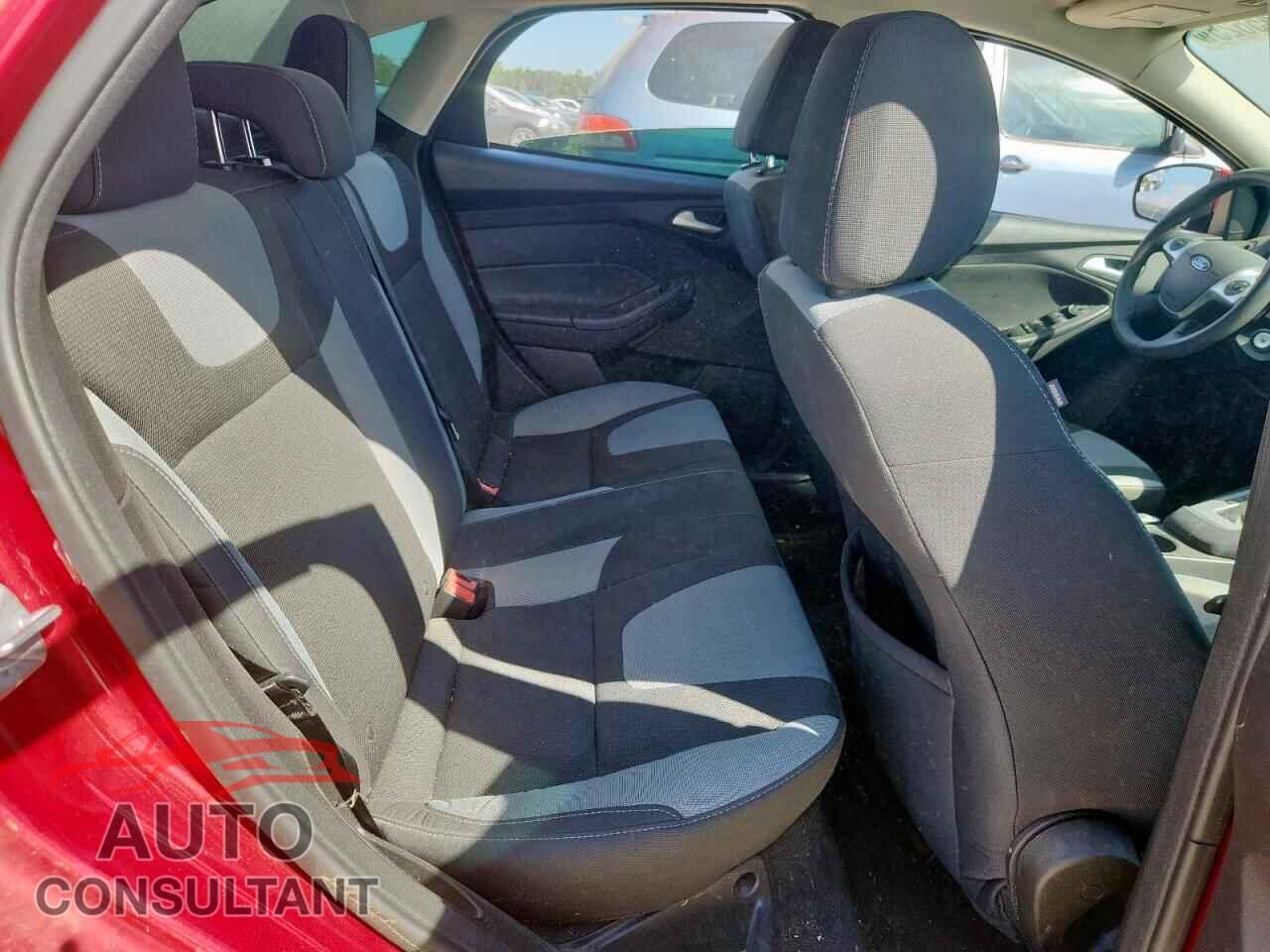 FORD FOCUS 2014 - 1FADP3F2XEL168263