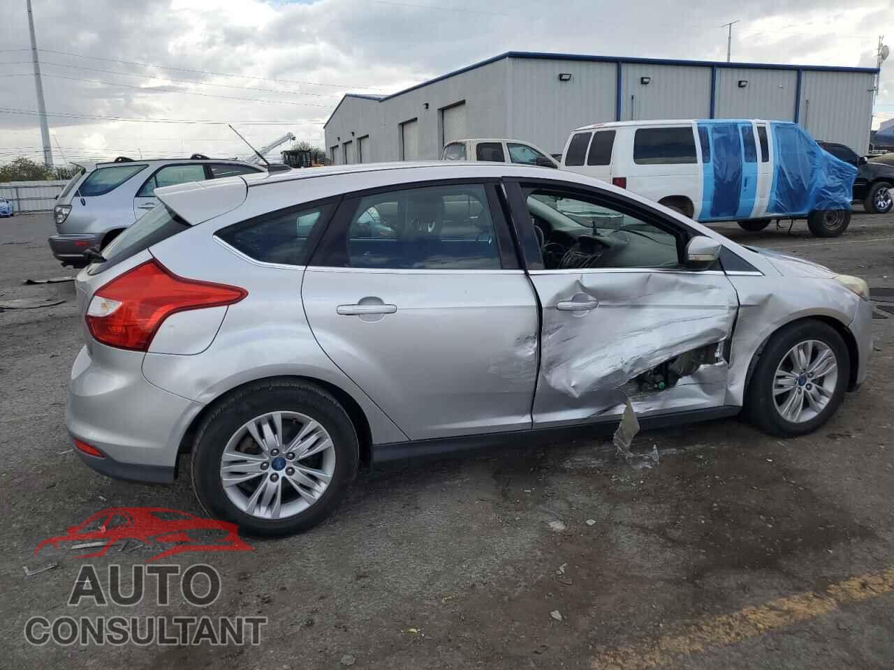 FORD FOCUS 2012 - 1FAHP3M2XCL105455