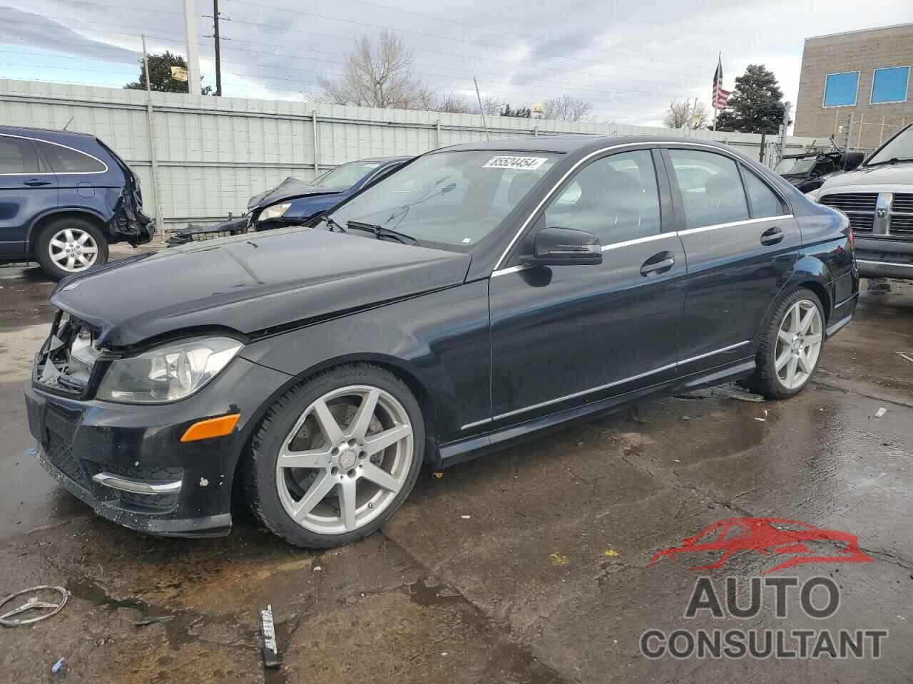 MERCEDES-BENZ C-CLASS 2013 - WDDGF8AB2DR271404