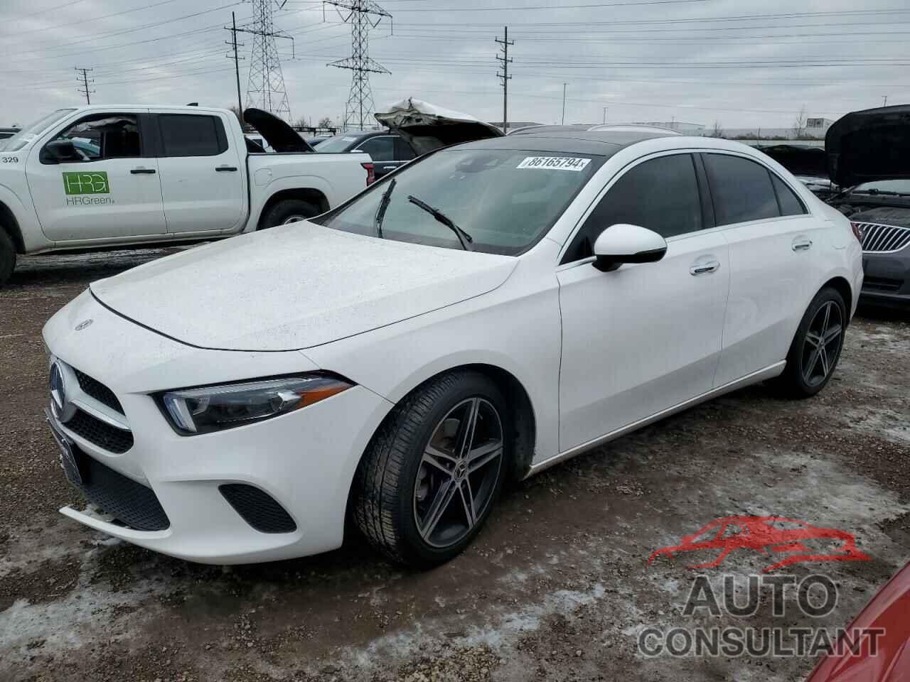 MERCEDES-BENZ A-CLASS 2019 - WDD3G4FB7KW021037