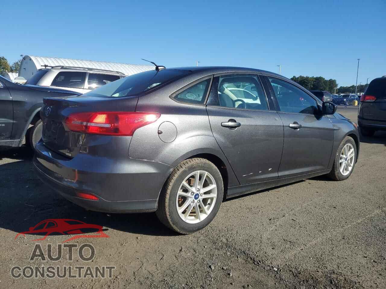 FORD FOCUS 2018 - 1FADP3FE7JL228343
