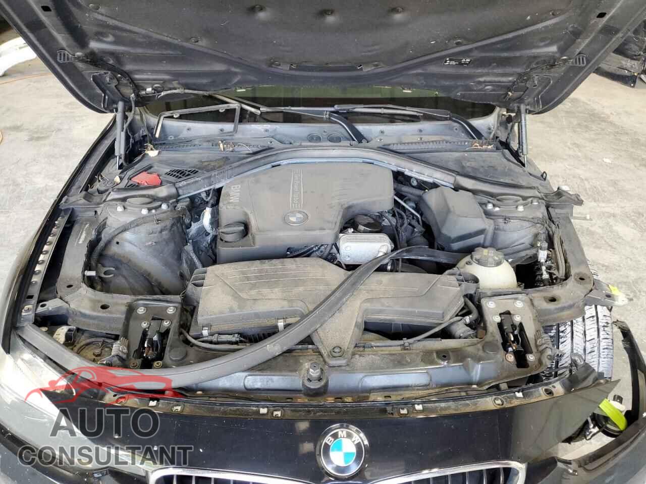 BMW 3 SERIES 2016 - WBA8E3G52GNU01664