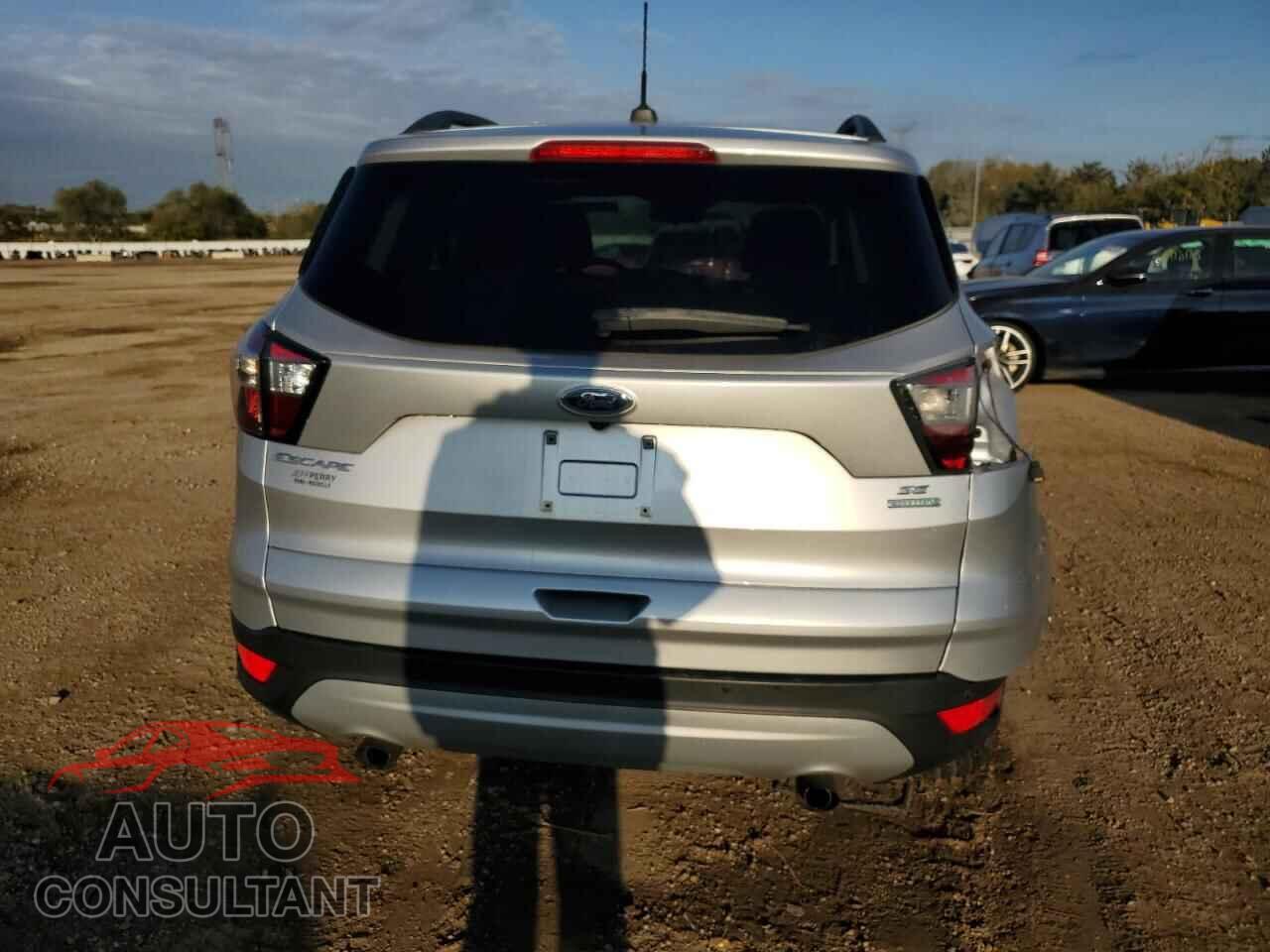 FORD ESCAPE 2017 - 1FMCU0GD7HUB13681