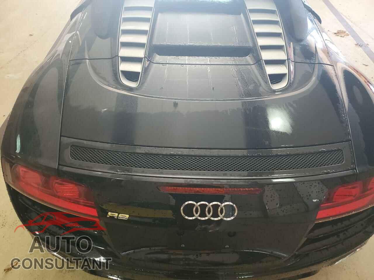AUDI R8 2011 - WUATNAFG7BN002863