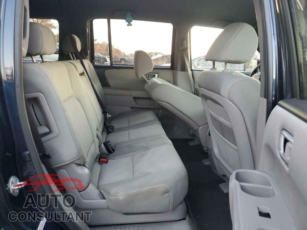 HONDA PILOT 2011 - 5FNYF3H28BB042543