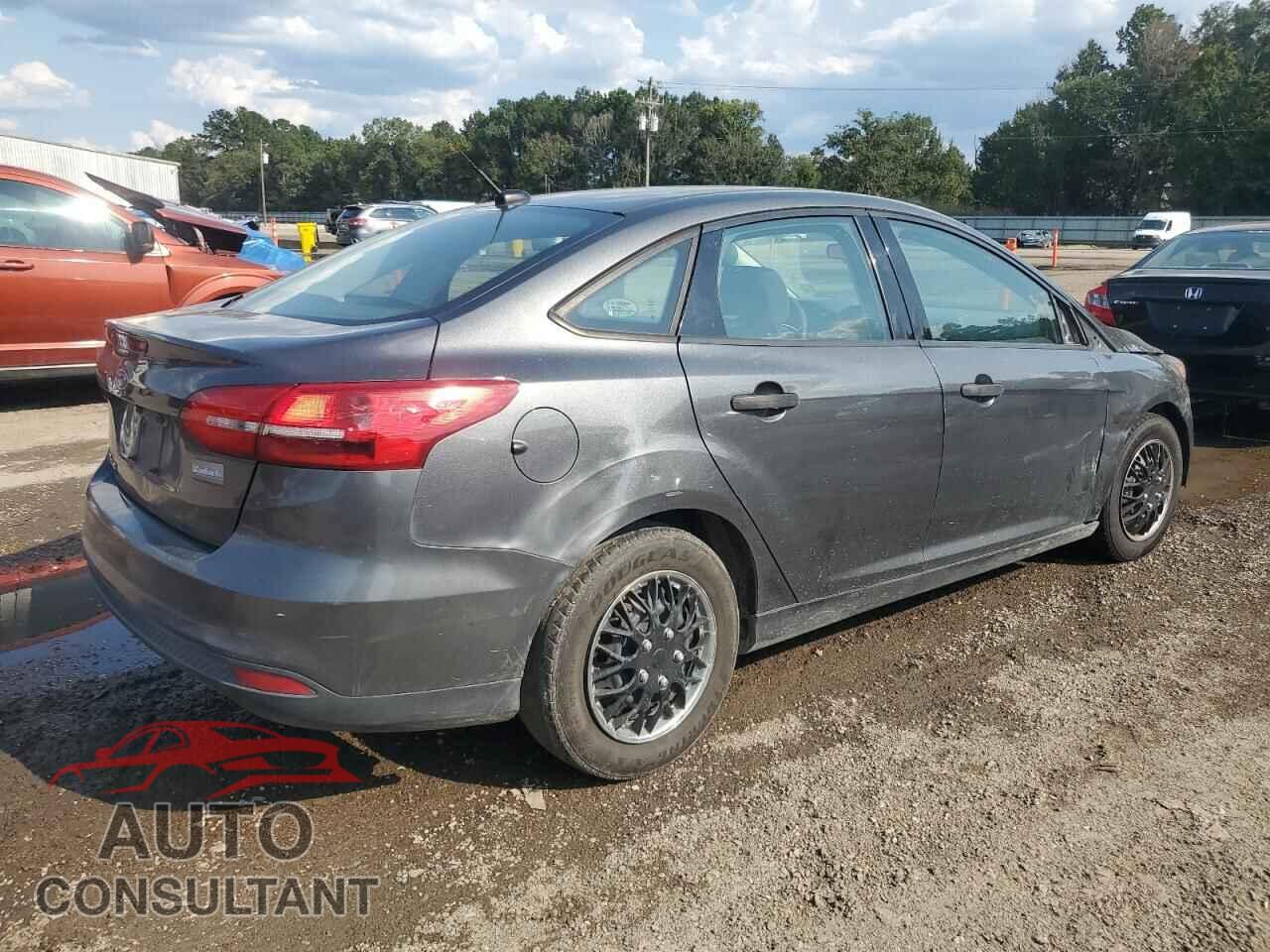 FORD FOCUS 2018 - 1FADP3E24JL308030