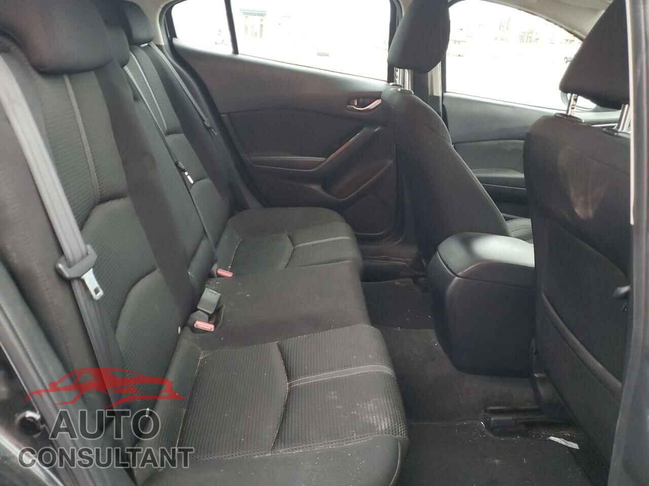 MAZDA 3 2017 - 3MZBN1L76HM134400