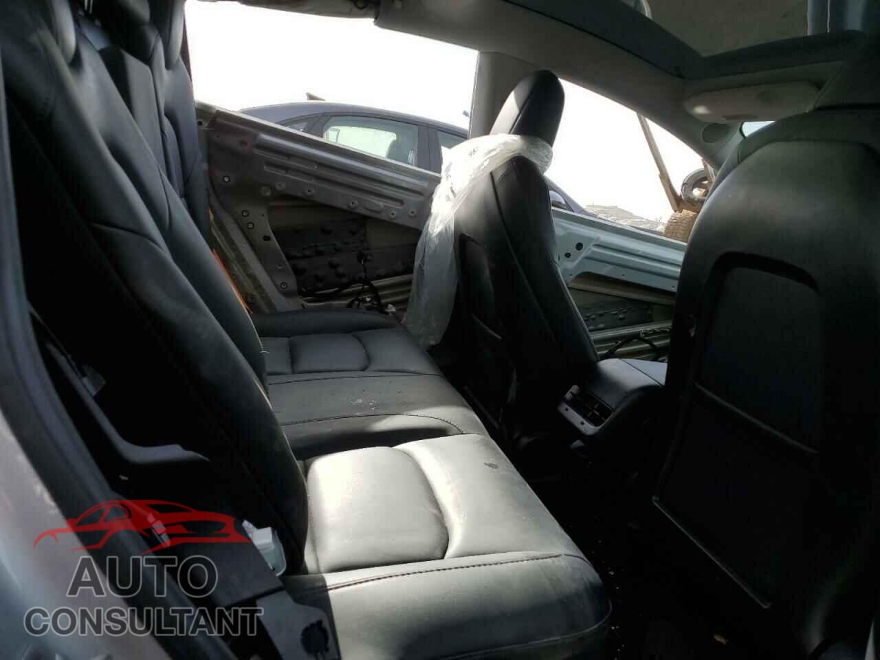 TESLA MODEL 3 2018 - 5YJ3E1EA8JF060956