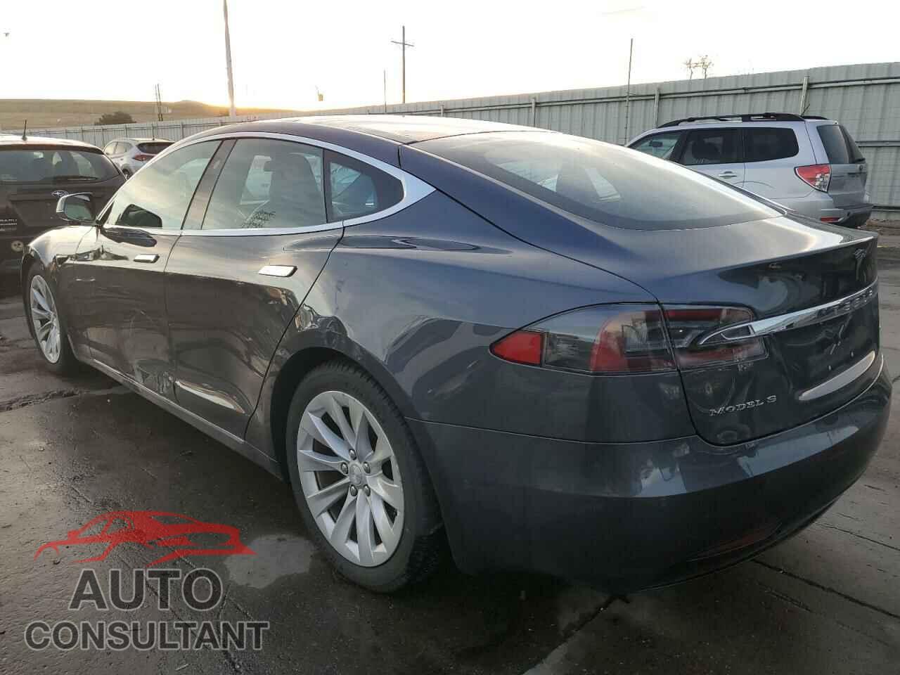 TESLA MODEL S 2017 - 5YJSA1E25HF181874