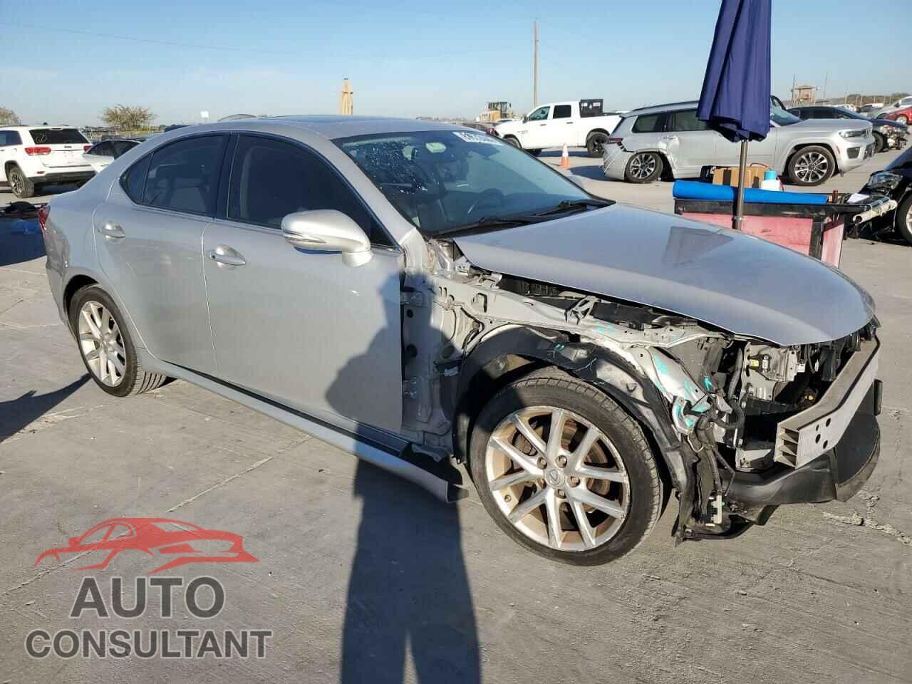 LEXUS IS 2011 - JTHCF5C20B5047071