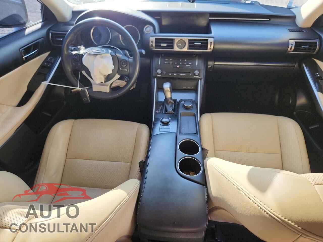 LEXUS IS 2014 - JTHBF1D23E5030305