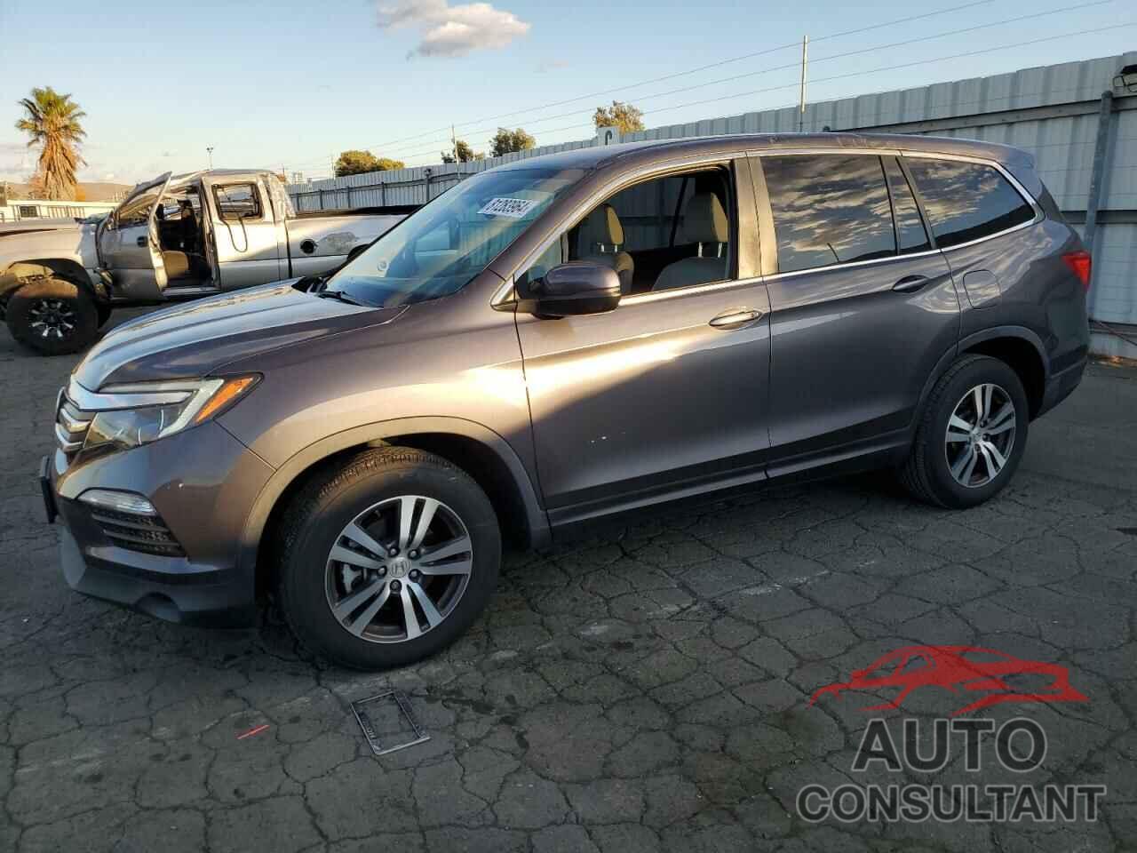 HONDA PILOT 2018 - 5FNYF6H52JB071675