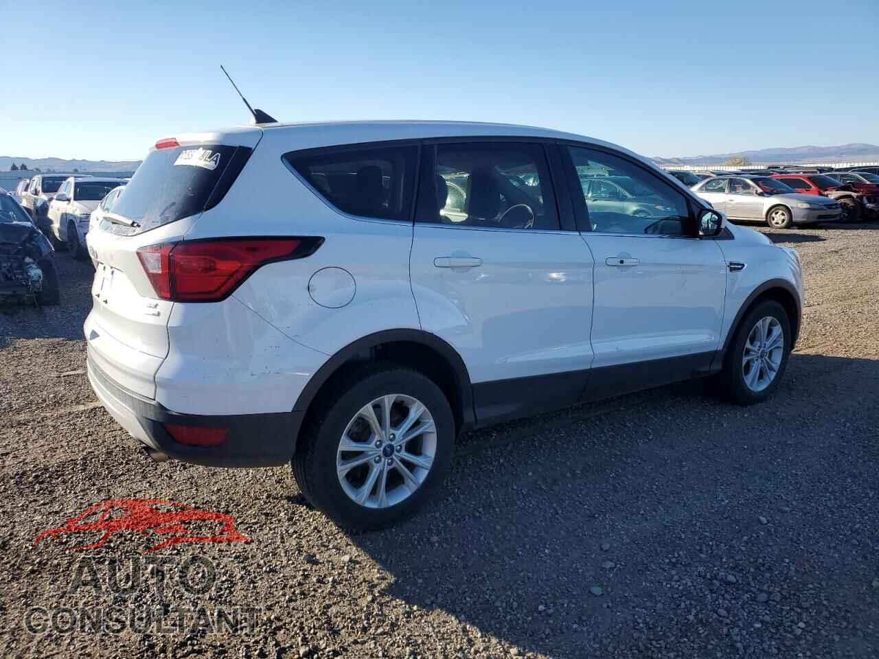 FORD ESCAPE 2019 - 1FMCU9GD4KUC28444