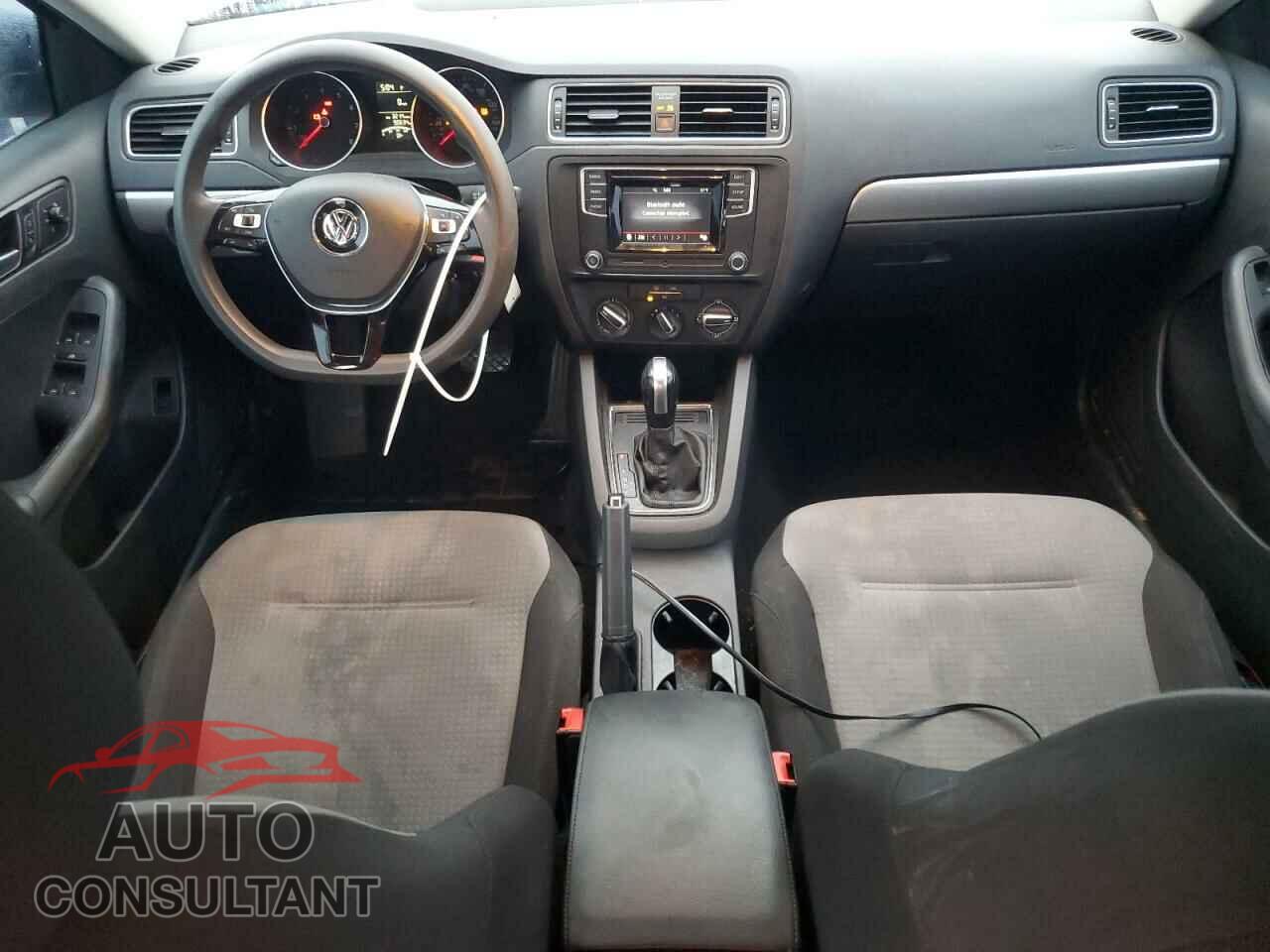 VOLKSWAGEN JETTA 2017 - 3VW2B7AJ1HM249867