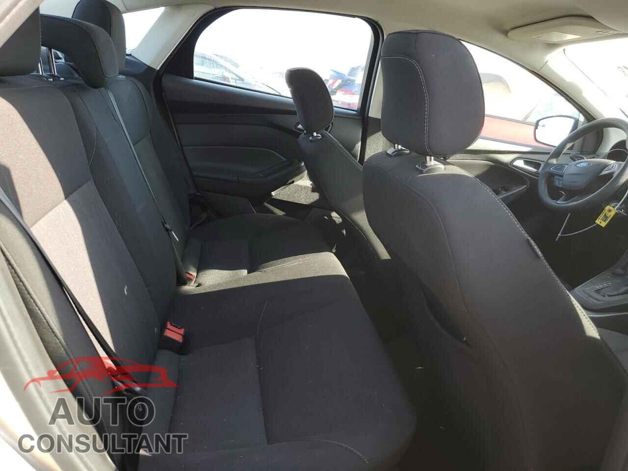 FORD FOCUS 2018 - 1FADP3FE2JL214611