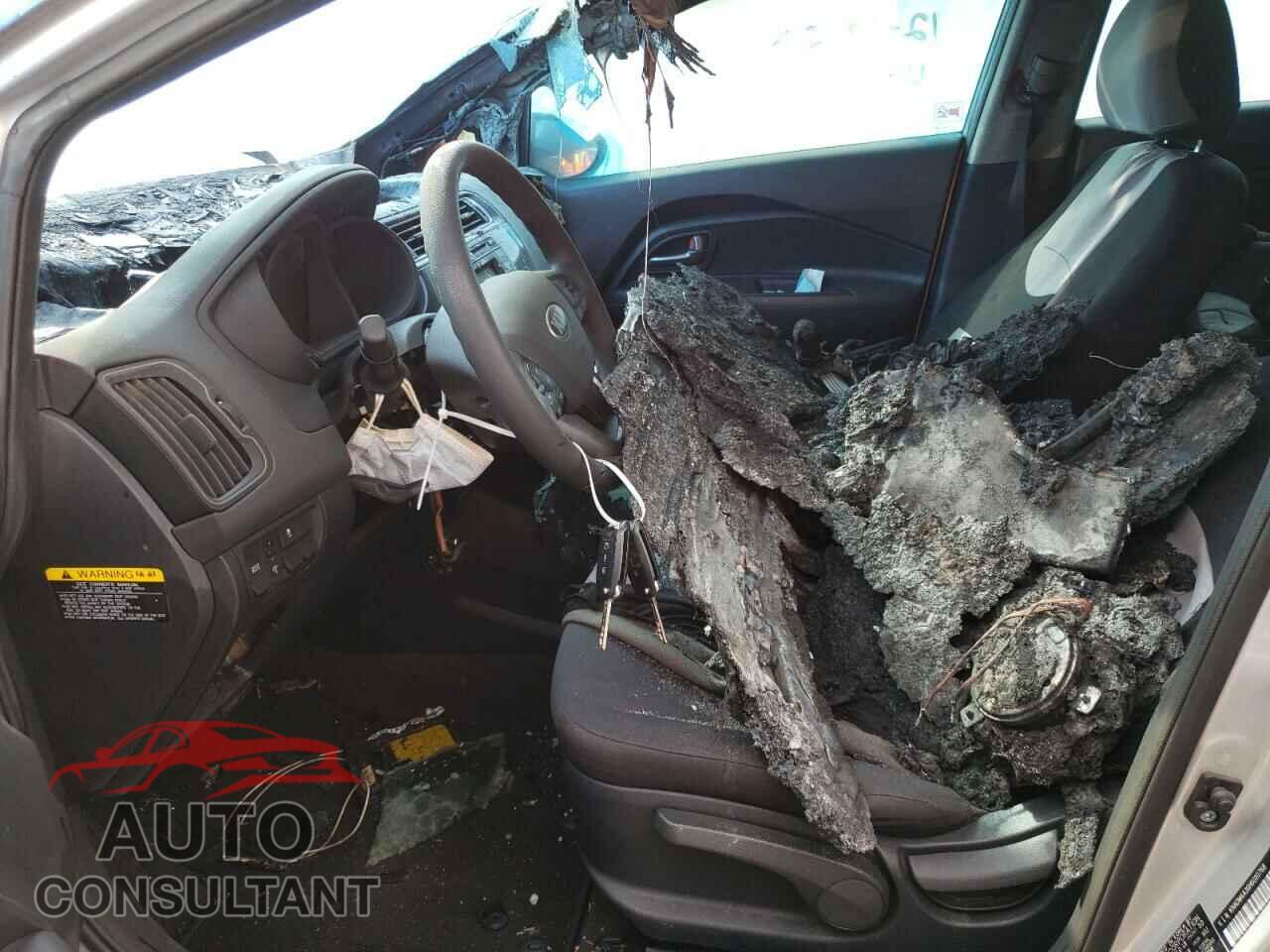 KIA RIO 2017 - KNADM4A36H6010768