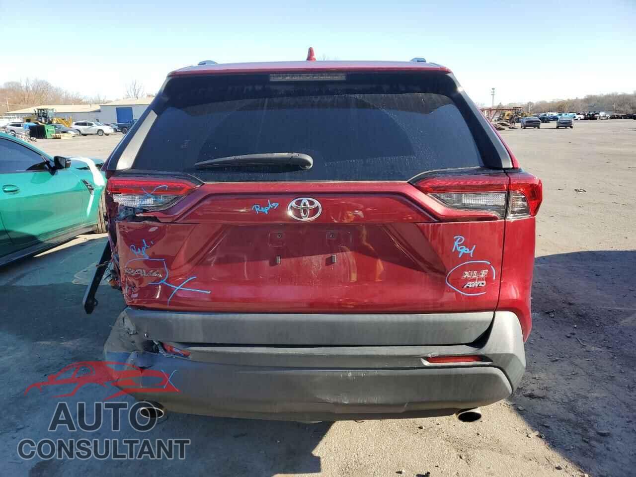 TOYOTA RAV4 2019 - JTMP1RFV2KD039171