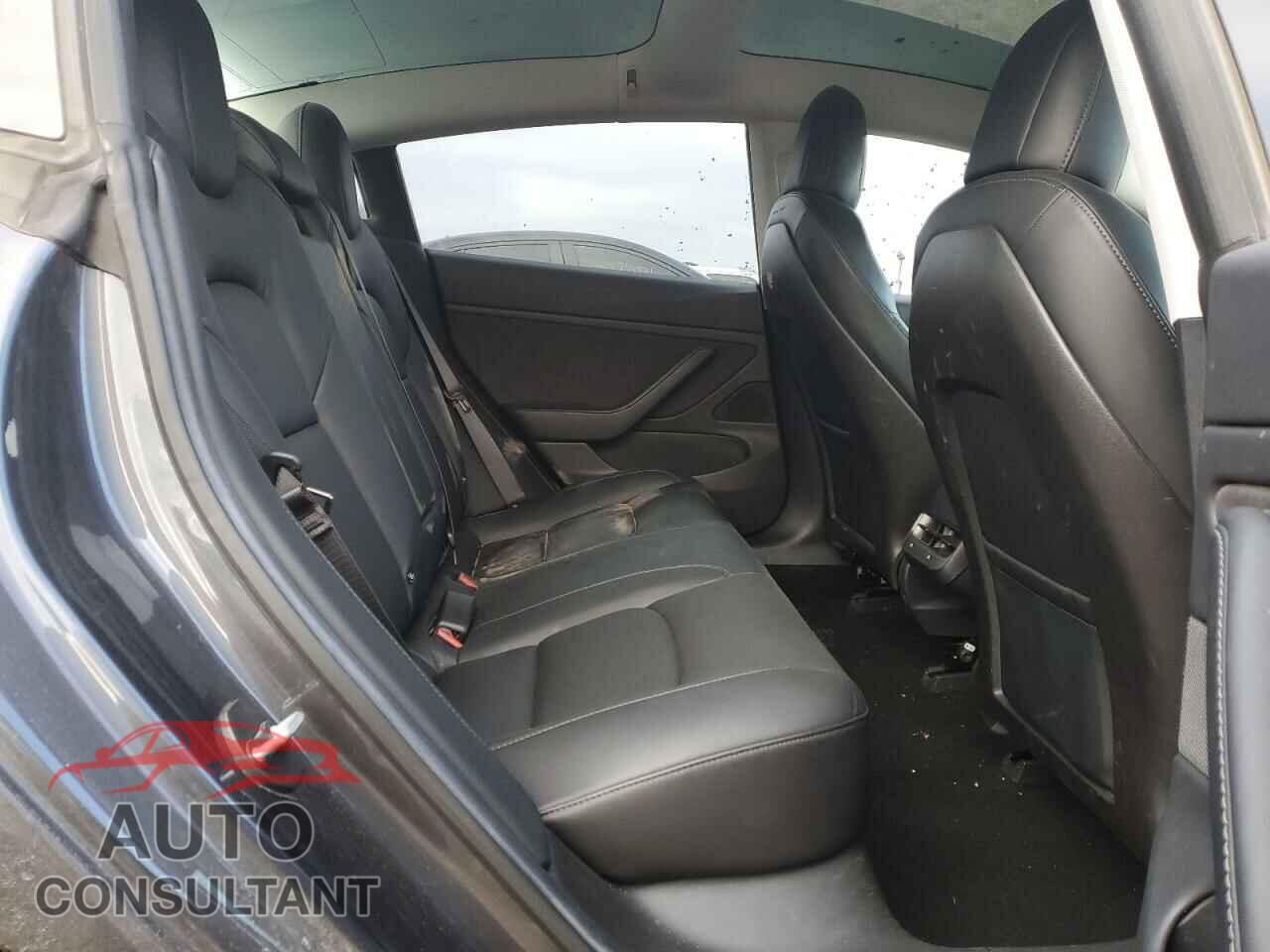 TESLA MODEL 3 2018 - 5YJ3E1EA0JF032813