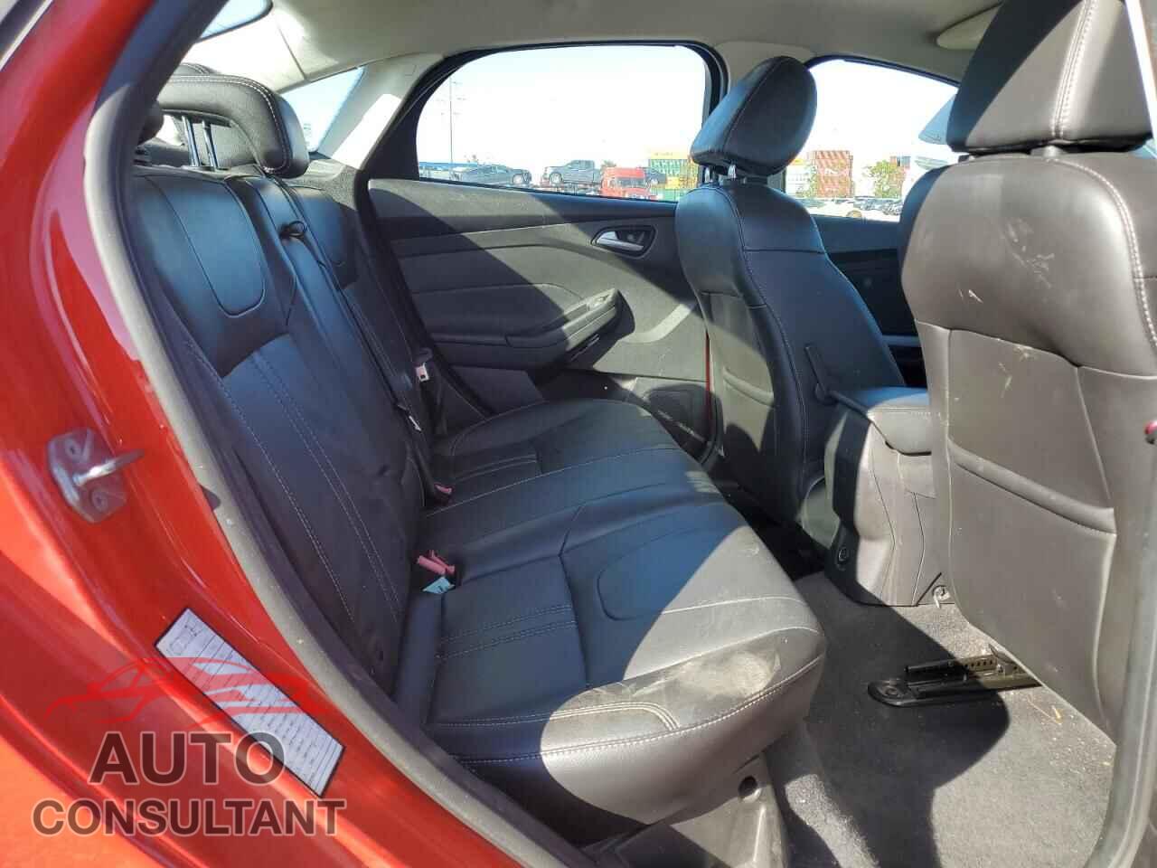 FORD FOCUS 2014 - 1FADP3F26EL433695