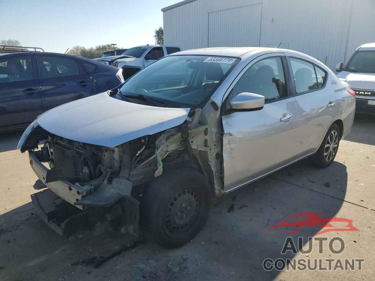 NISSAN VERSA 2018 - 3N1CN7AP7JL808565