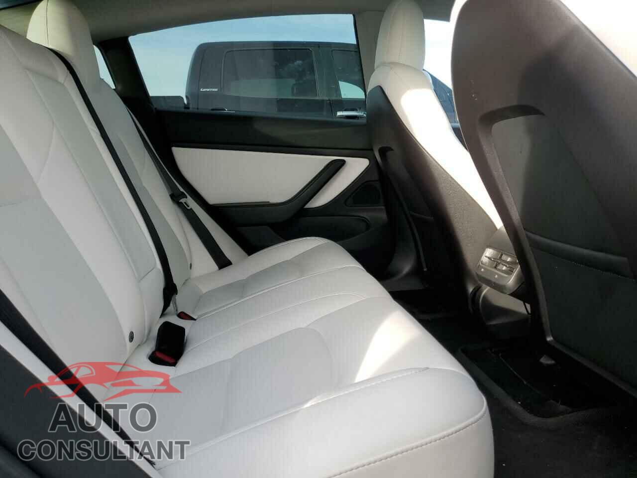 TESLA MODEL 3 2019 - 5YJ3E1EA9KF323652