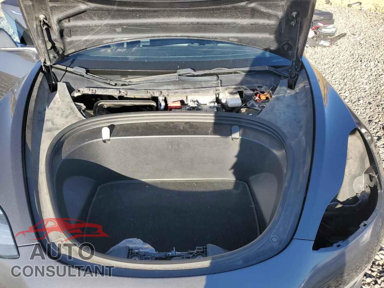 TESLA MODEL 3 2018 - 5YJ3E1EA1JF158212