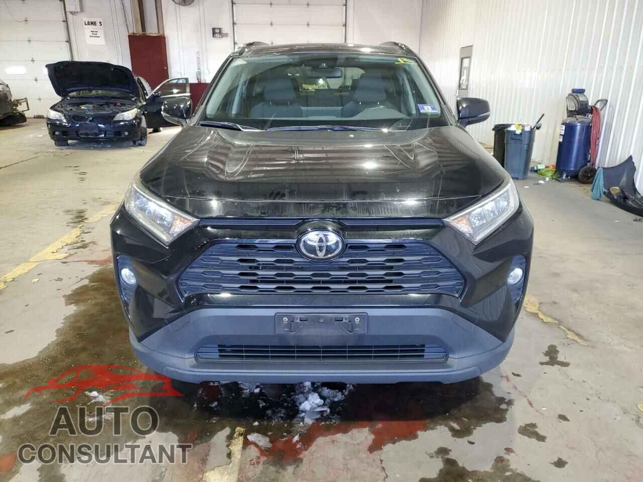 TOYOTA RAV4 2019 - JTMP1RFV1KD008817