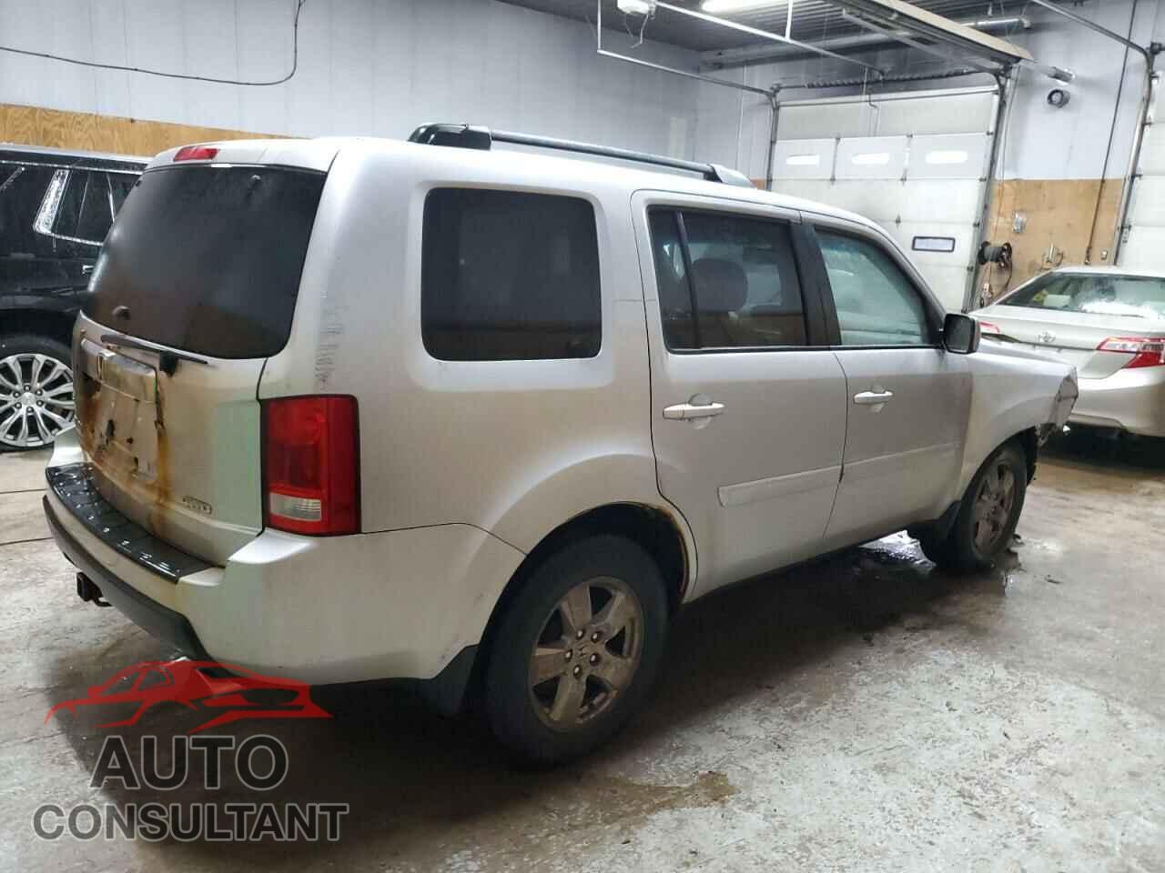 HONDA PILOT 2011 - 5FNYF4H53BB045396