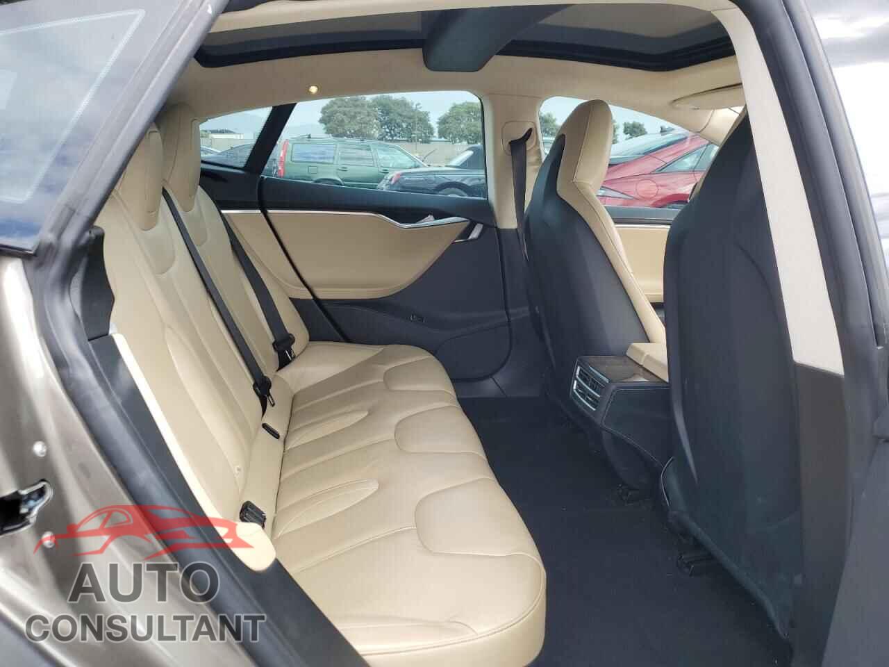 TESLA MODEL S 2015 - 5YJSA1S27FF083639