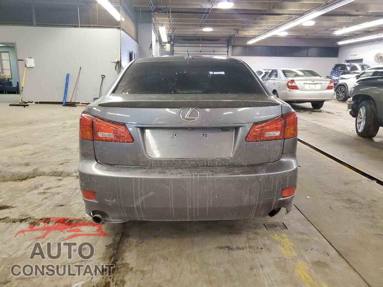LEXUS IS 2013 - JTHCF5C28D5063103