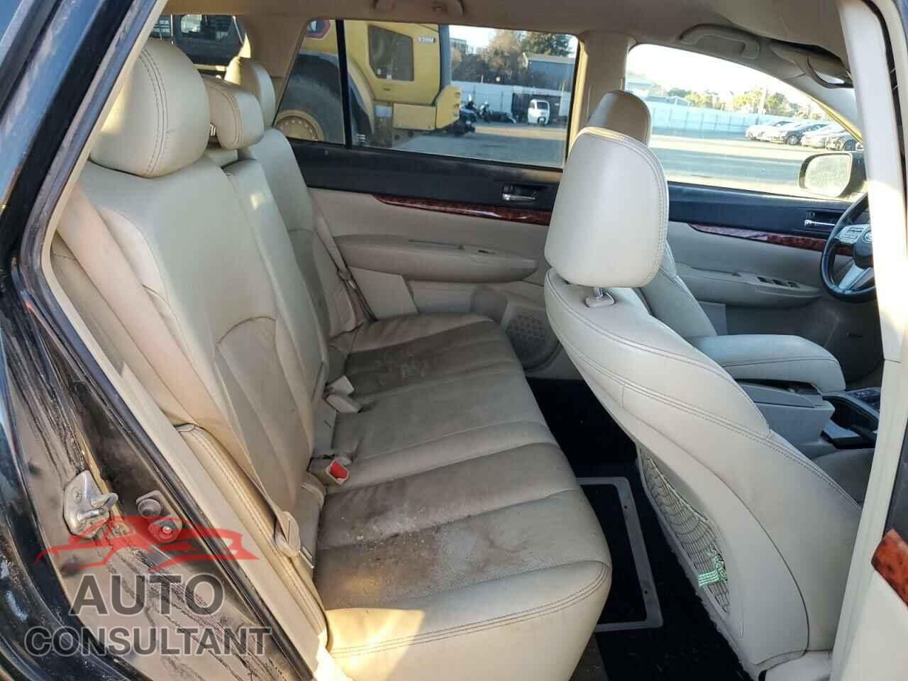 SUBARU OUTBACK 2011 - 4S4BRDJC8B2369156