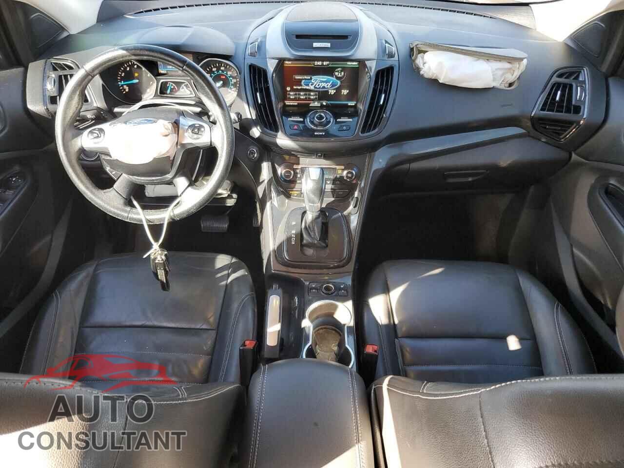 FORD ESCAPE 2015 - 1FMCU0J99FUC03576