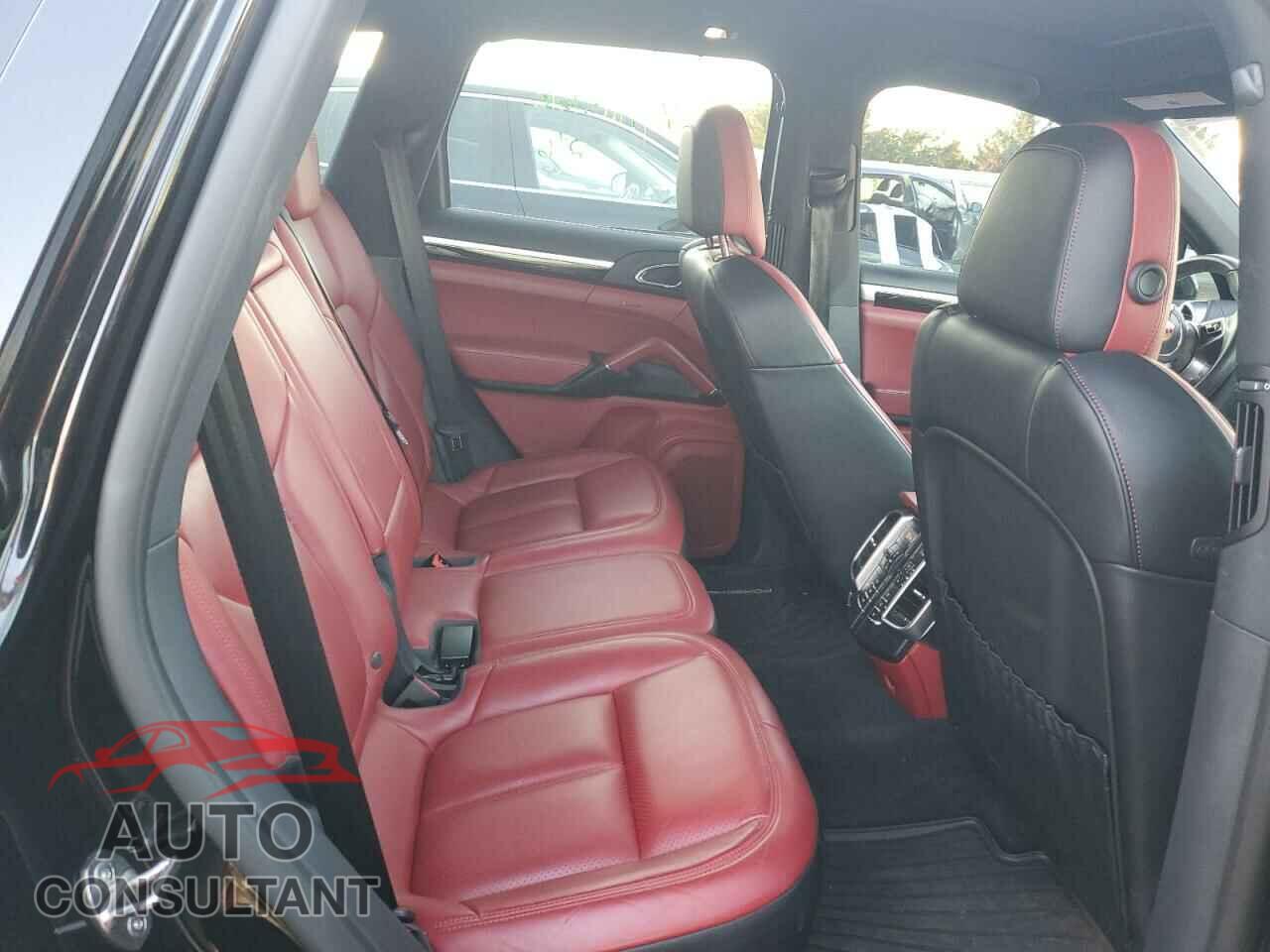 PORSCHE CAYENNE 2017 - WP1AA2A24HKA83301