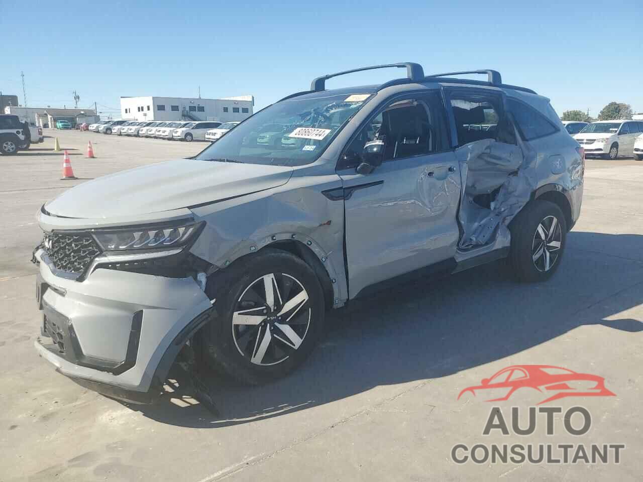 KIA SORENTO 2023 - 5XYRH4LF8PG172773