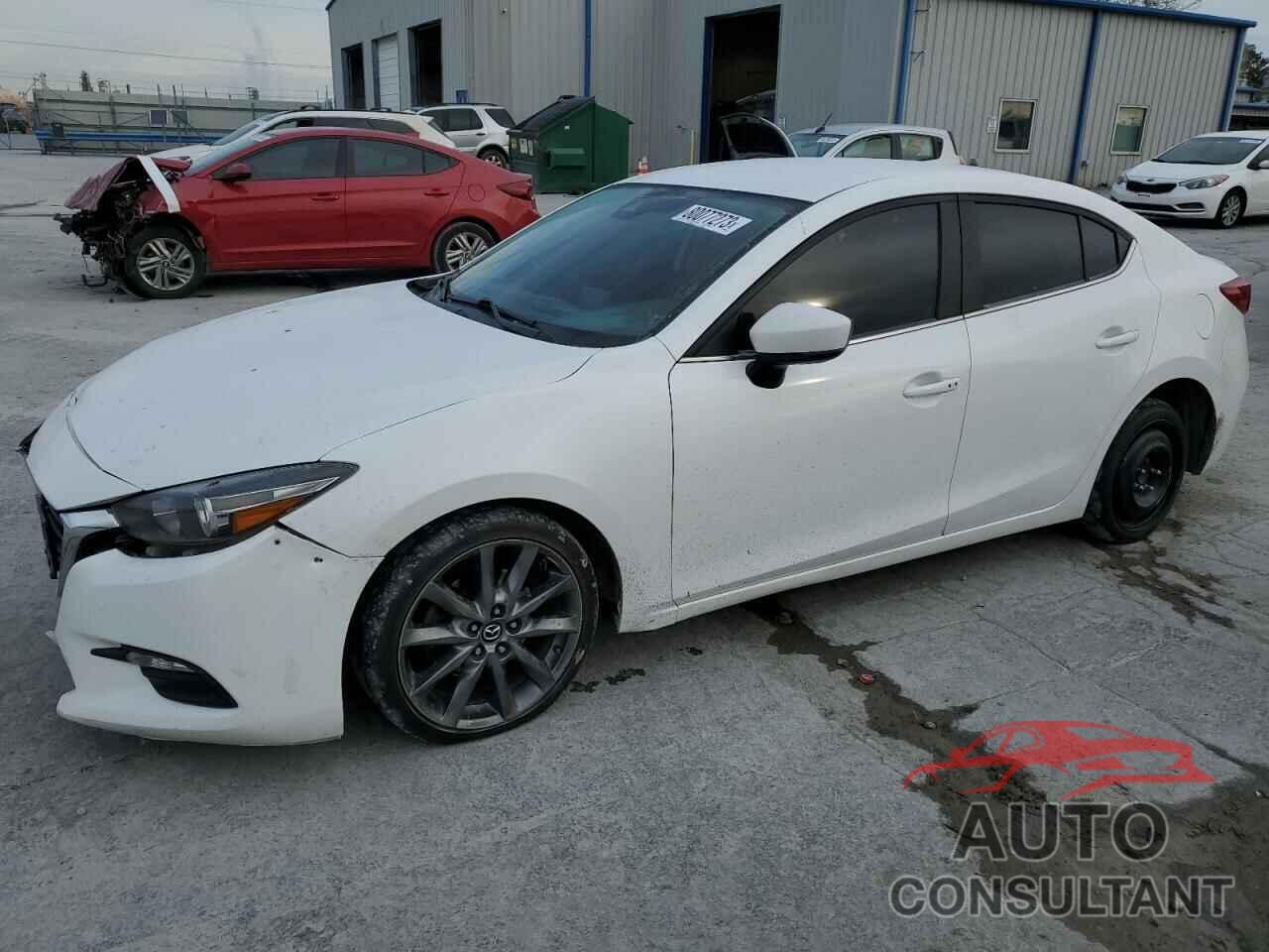 MAZDA 3 2018 - 3MZBN1V36JM203327