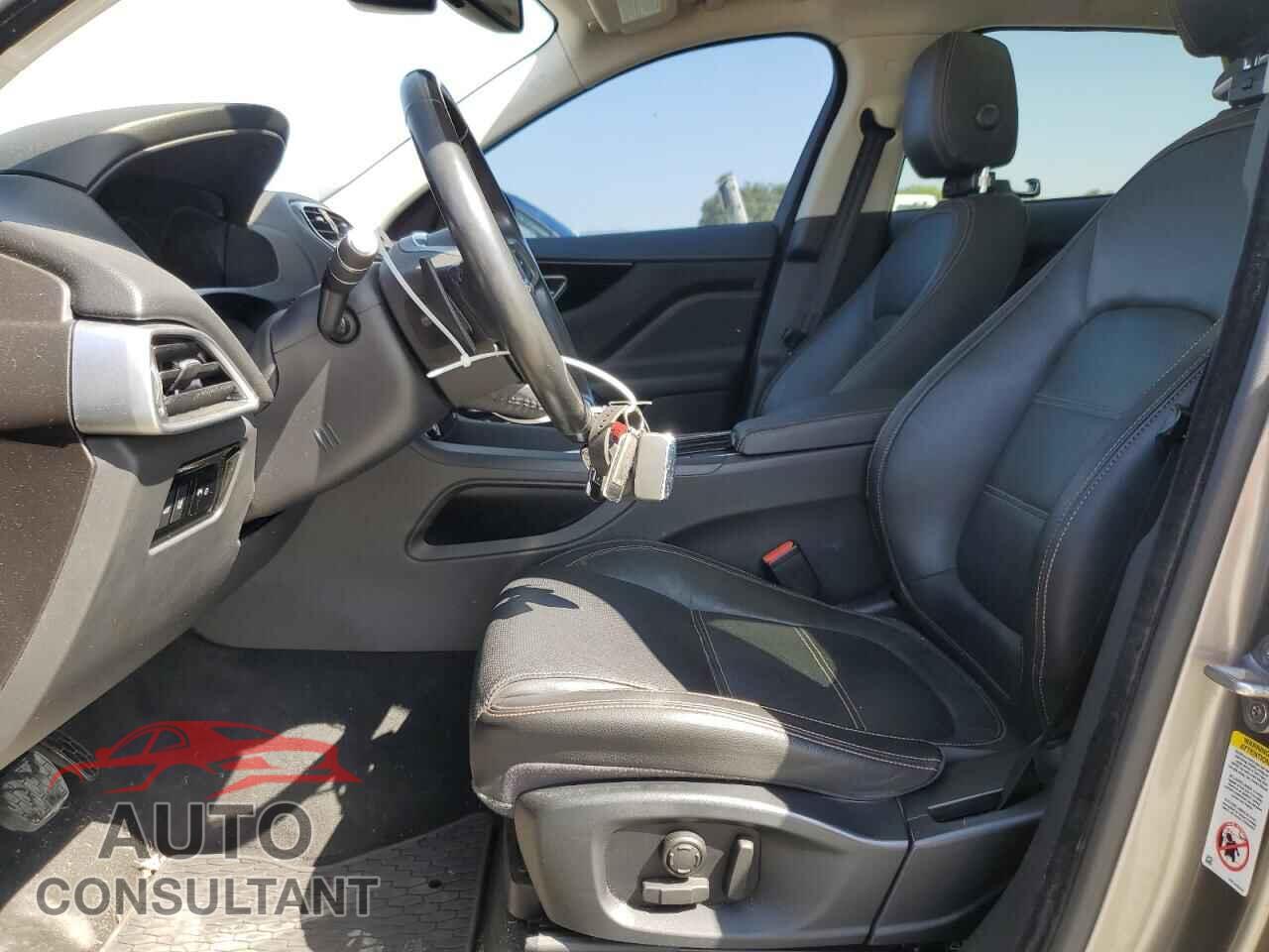 JAGUAR F-PACE 2018 - SADCK2FN1JA267458
