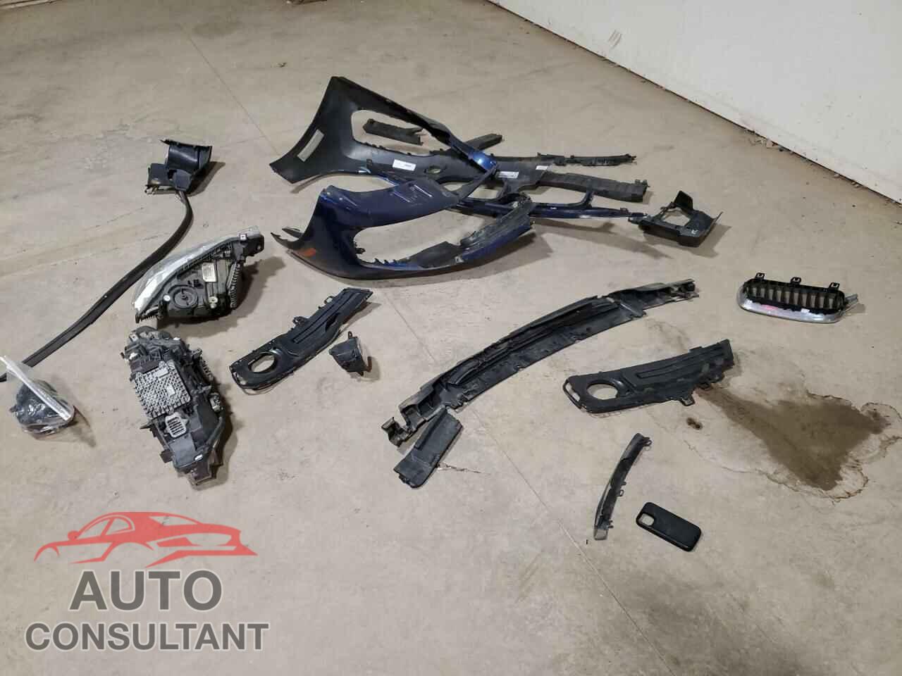 BMW 3 SERIES 2018 - WBA8A3C51JA491647