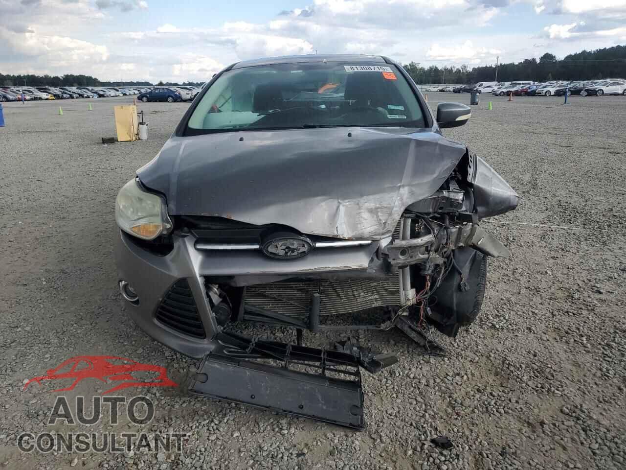 FORD FOCUS 2012 - 1FAHP3H27CL405142