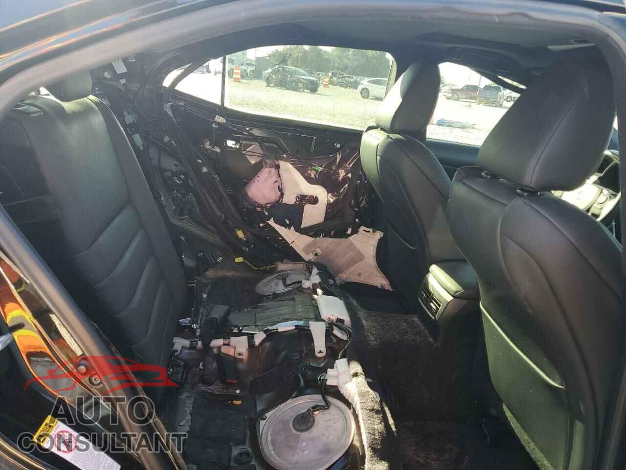 LEXUS IS 2015 - JTHBF1D29F5060054