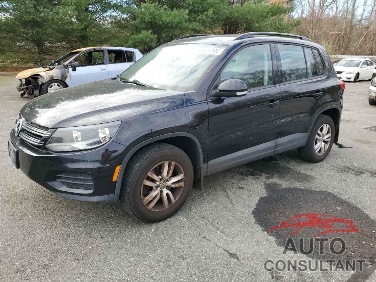 VOLKSWAGEN TIGUAN 2017 - WVGBV7AX0HK033011