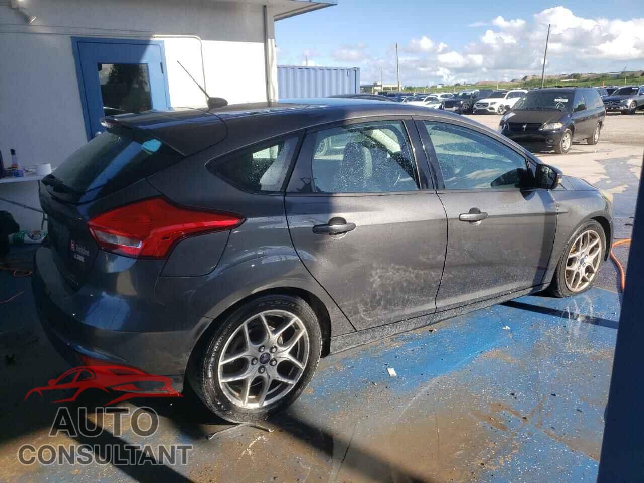 FORD FOCUS 2015 - 1FADP3K25FL250540